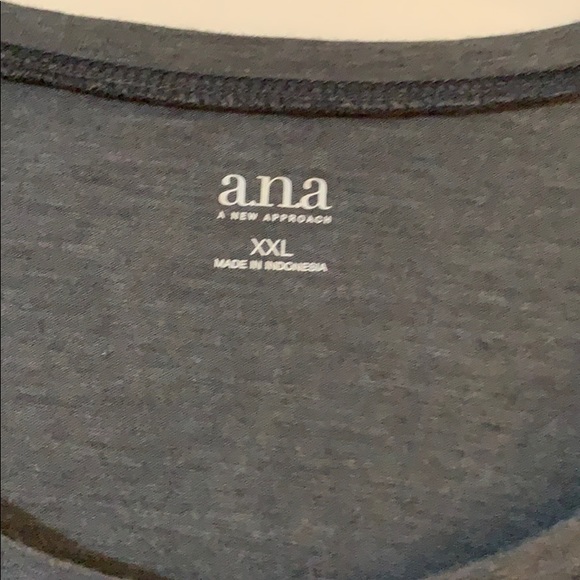 Women’s shirt - Picture 2 of 2